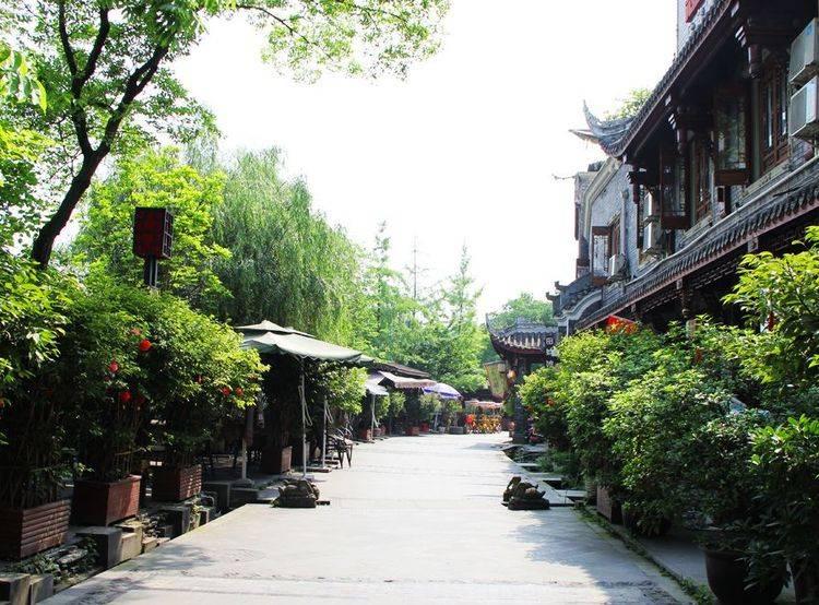 英语口语发音天天练：你能给我照张相吗？这是我的详尽！